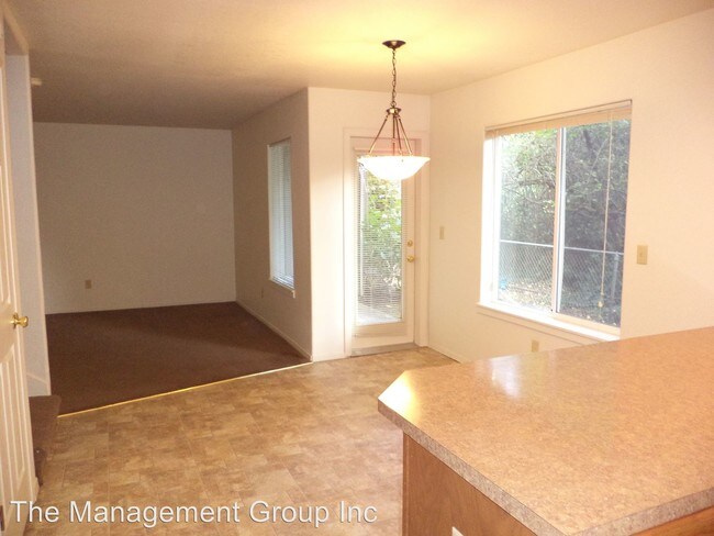 Building Photo - 2816 Falk Rd