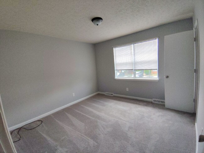 Building Photo - 16 Duiguid Dr