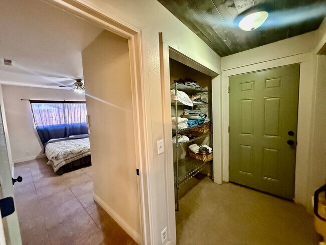 Building Photo - 4-BR Home with Horse Privileges in Apple Valley
