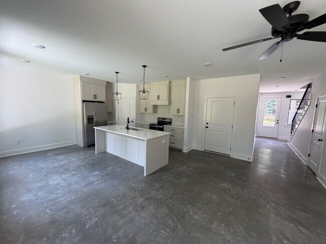 Building Photo - 414 Prickett Rd