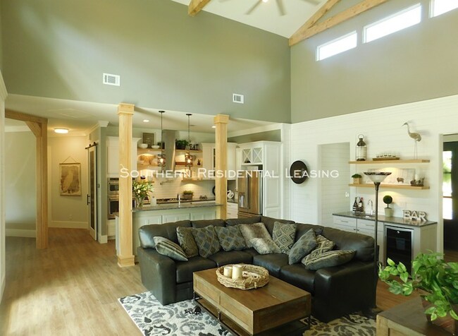 Building Photo - 16600 Innerarity Point Rd