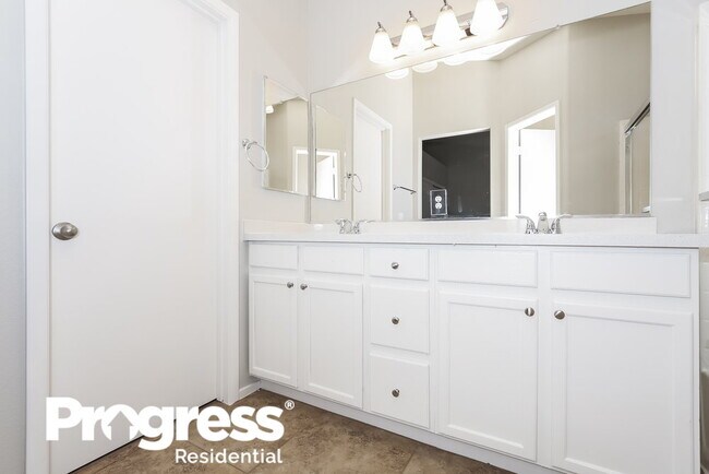 Building Photo - 5536 Cloudy Glen St