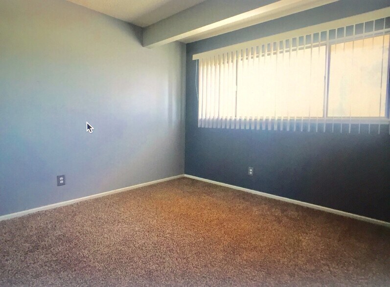 BEDROOM 2 - 14273 E Sage St