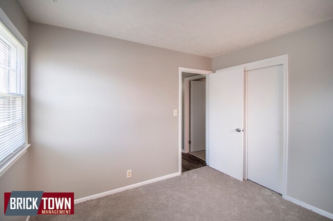 Building Photo - 505 Wilshire Dr