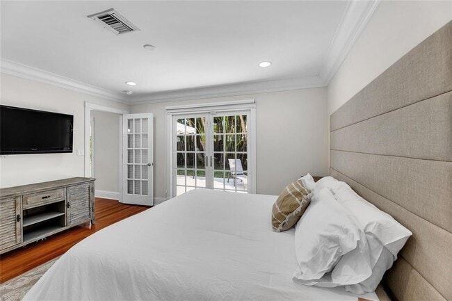 Building Photo - 2840 NE 26th Ct