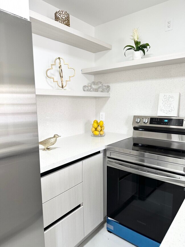 Building Photo - 10033 Winding Lake Rd