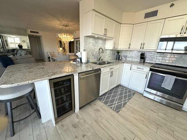 Building Photo - FURNISHED SIX MONTH RENTAL WATER VIEW BAHIA DEL MAR APRIL 29, 2026-OCT. 31, 2026