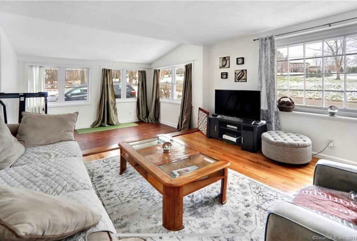 Building Photo - 29 N Hill Rd