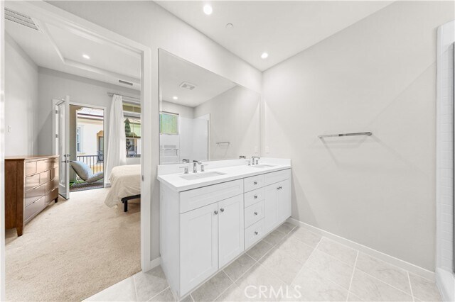 Building Photo - 144 Sunnyside