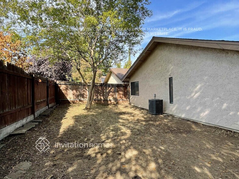 Building Photo - 7001 Sprig Dr