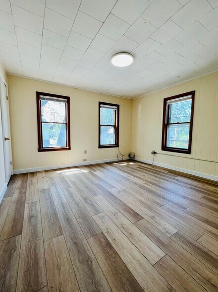 Building Photo - 50-52 Howard St