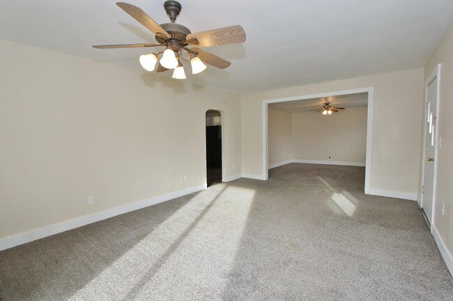 Building Photo - 321 West Blvd. New Plymouth