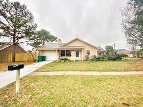 Building Photo - 361 Evergreen Pl