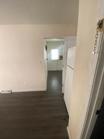 Building Photo - 5433 Beacon Ave