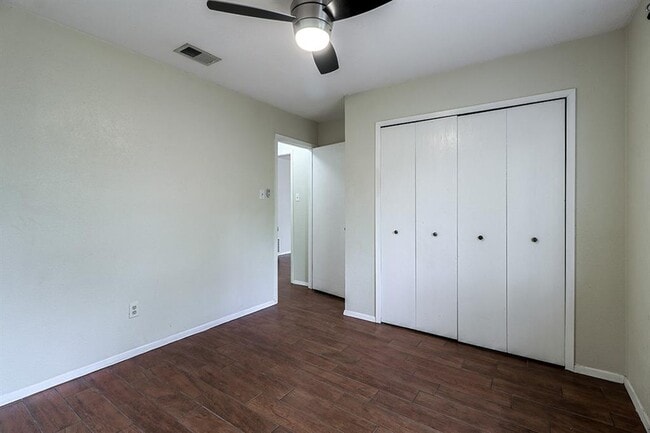 Building Photo - 3510 Oak Creek Dr
