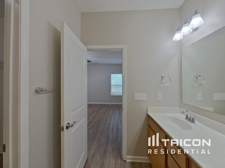 Building Photo - 2648 Andes Dr