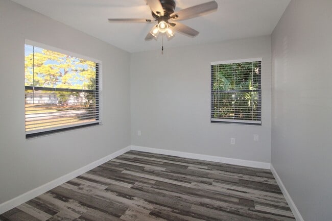 Building Photo - South Venice Annual Home for Rent