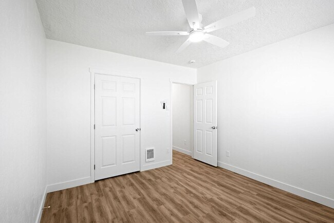 Building Photo - 781 S 1800 W