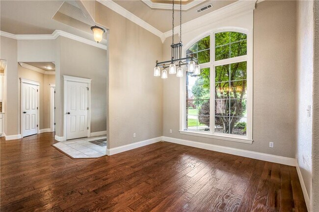 Building Photo - 5503 S 44th St