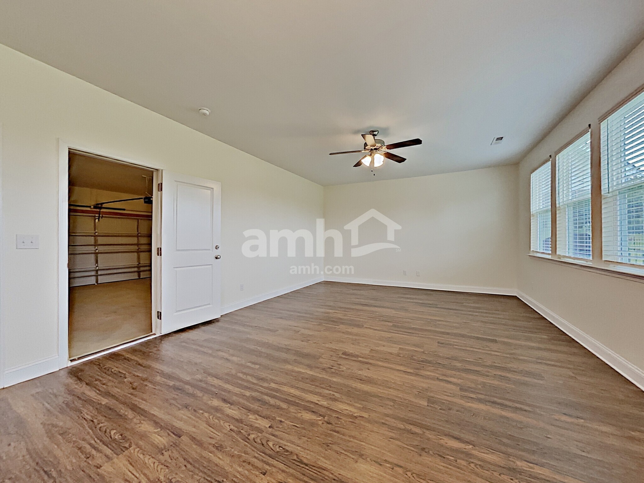 Building Photo - 107 Samara Ln