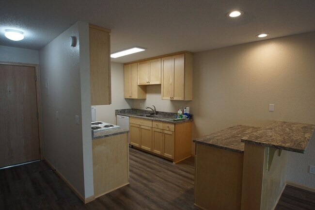 Building Photo - Remodeled 1BR Walk In Closet