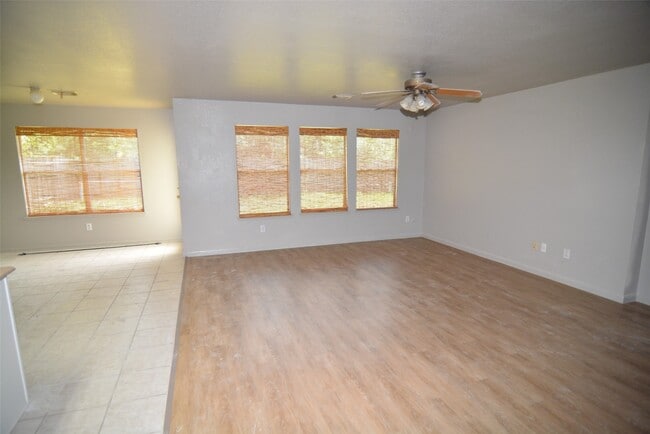 Building Photo - 3906 Pebble Garden Ln