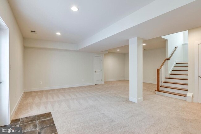 Building Photo - 6665 Fayette St