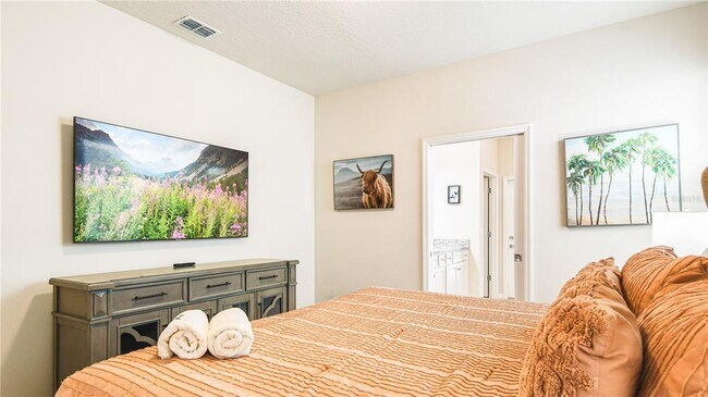 Building Photo - 7219 Oakmoss Loop