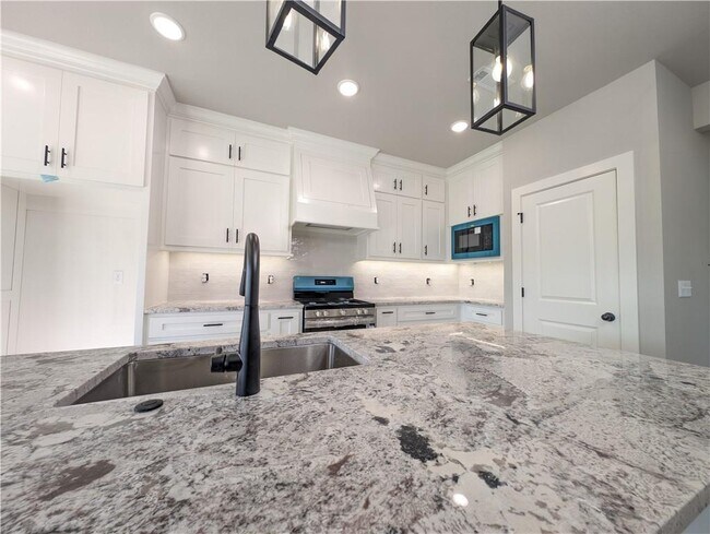 Building Photo - 25 Thornaby Dr