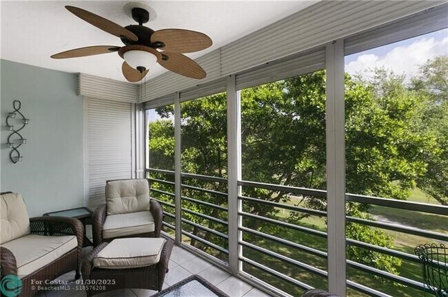 Building Photo - 3900 Oaks Clubhouse Dr