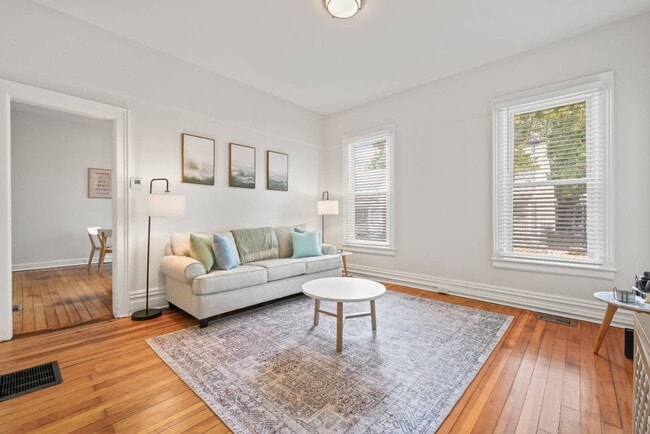 Building Photo - 1 Oak St