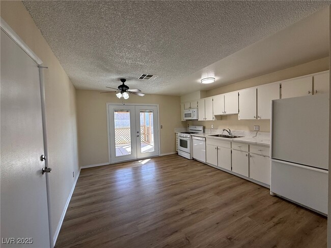 Building Photo - 232 Concho Dr