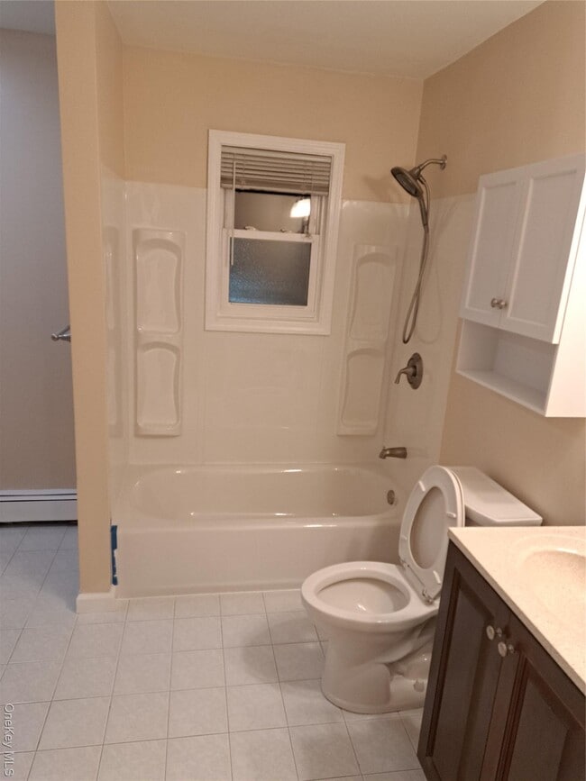 Building Photo - 196 N Nassau Ave