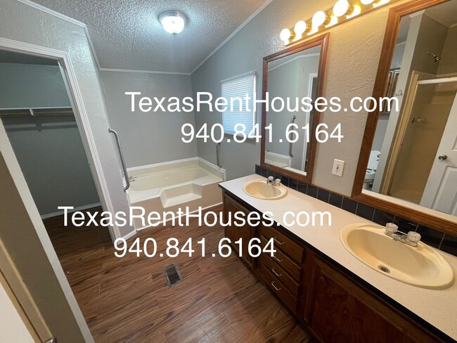 Building Photo - 820016.13