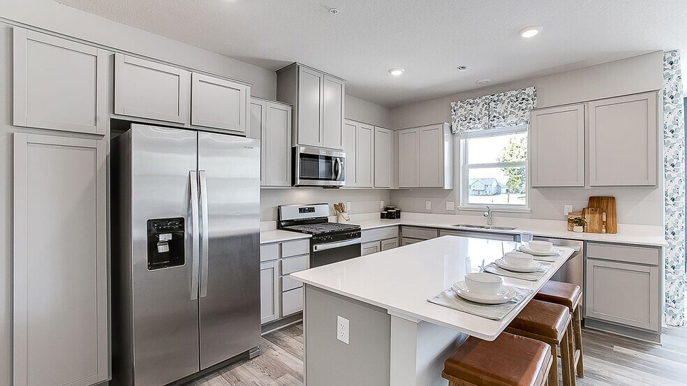 Building Photo - 17040 Dysart Pl