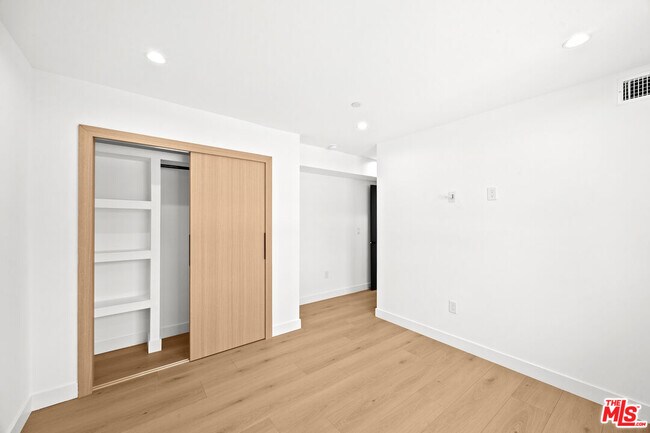 Building Photo - 2326 S Dunsmuir Ave