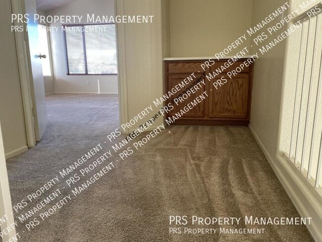 Building Photo - 324 W Colt Rd