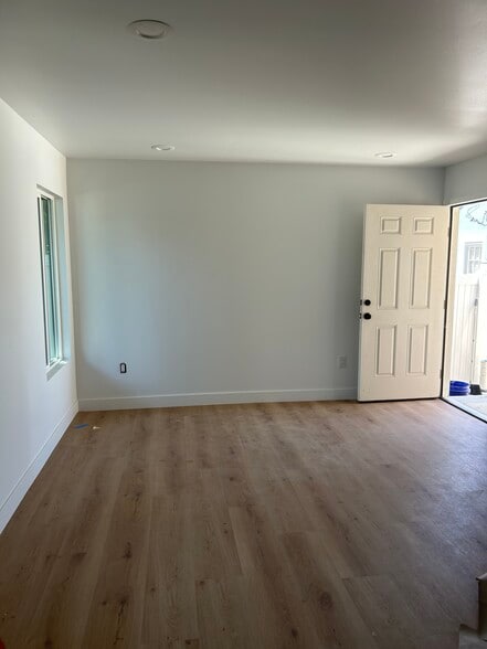 Building Photo - 10346 Pounds Ave