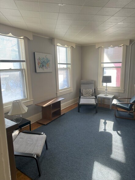 Building Photo - 408 Stewart Ave.