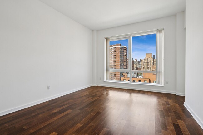 Building Photo - 340 E 23rd St