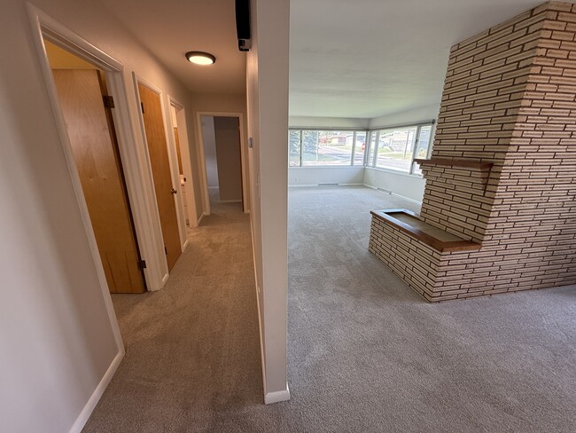 Building Photo - 3201 7th Ave S