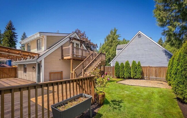 Building Photo - 4 Bedroom PLUS Above Garage Bonus Room in Bothell! Air Conditioned!