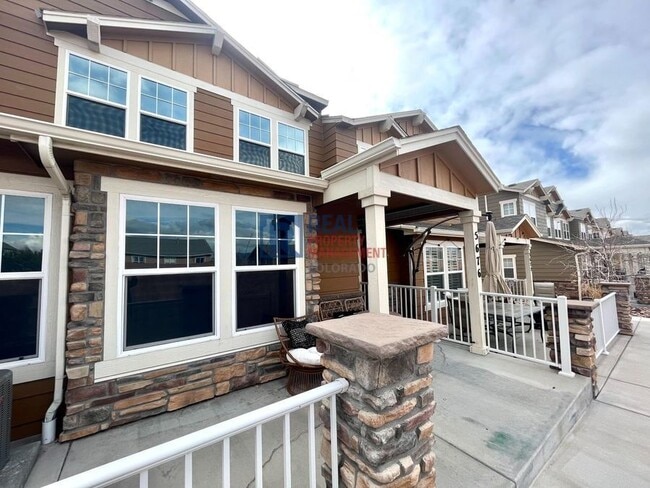 Building Photo - 5676 Shamrock Heights