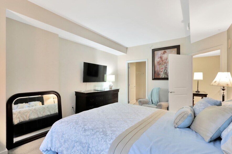 Building Photo - 155 Potomac Passage