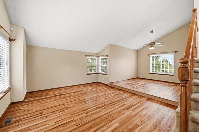 Building Photo - $2,845.95- 4-Bed /3-Bath Gem with Finished Basement and Fenced-in Yard in Colorado Springs!