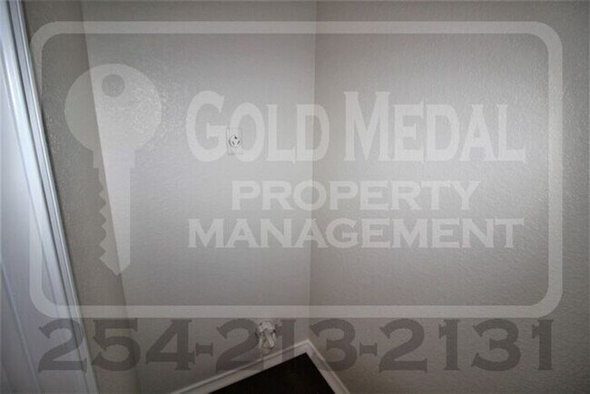 Building Photo - 3401 Barcelona Dr