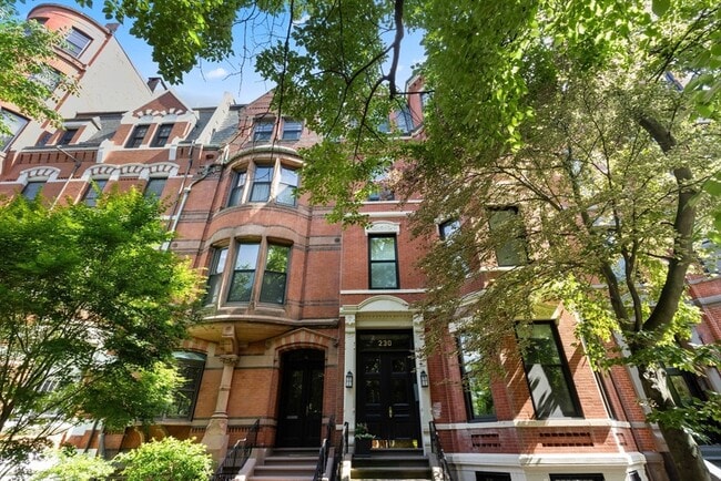 Building Photo - 230 Marlborough St