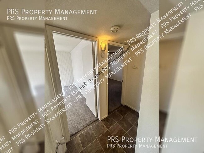 Building Photo - Tempe Condo Available