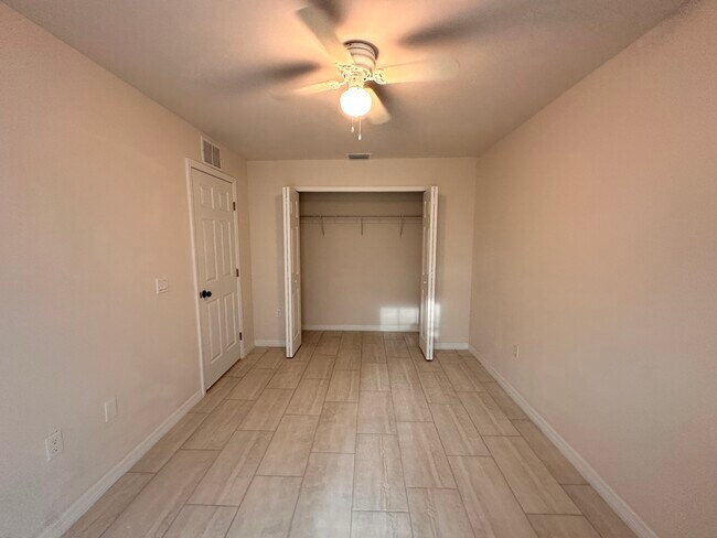 Building Photo - 551 SE 5th Ave