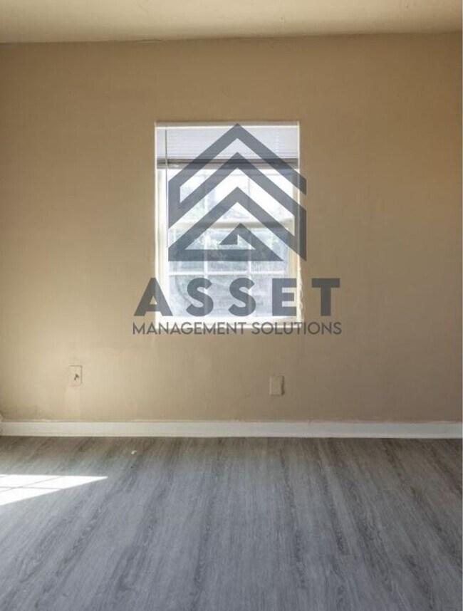 Building Photo - 4 Bedroom Available for Lease & Rent to Own!